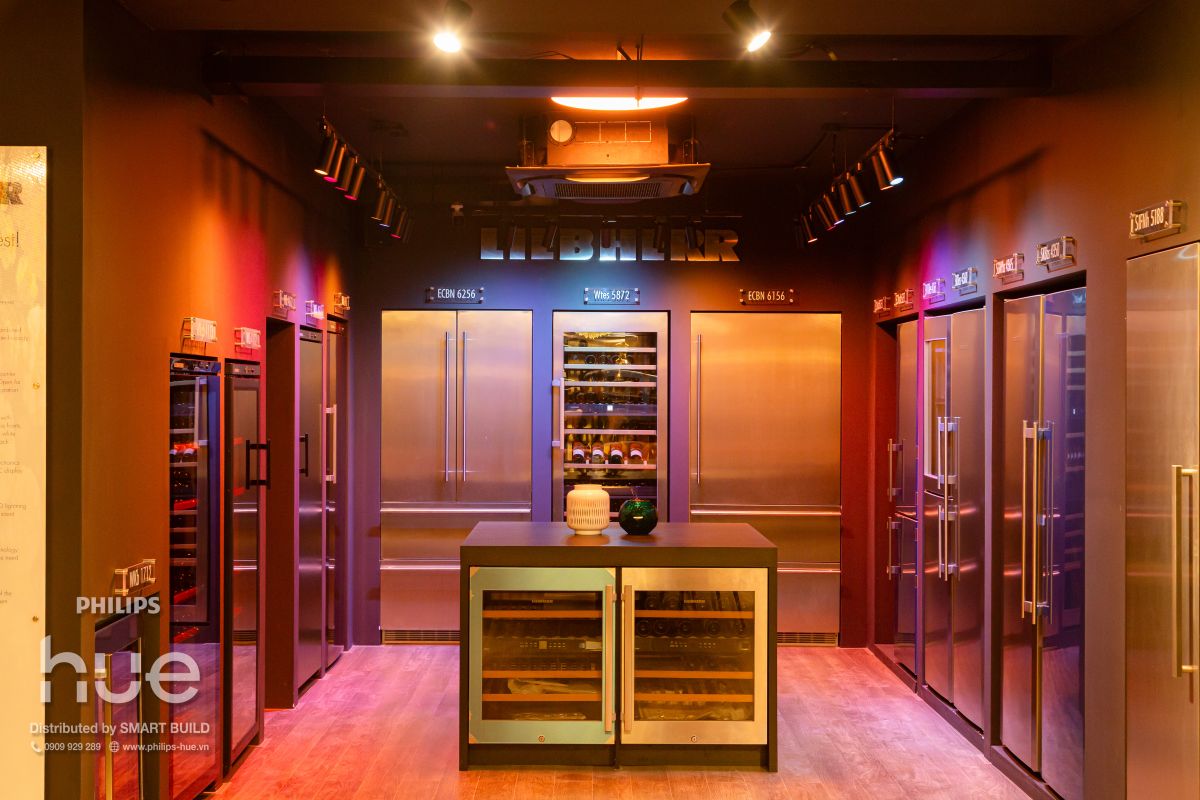 Philips Hue kết hợp cùng thiết bị lưu trữ Liebherr – không gian không chỉ tiện nghi, mà còn chan chứa thẩm mỹ và gu sống cá nhân hoá.