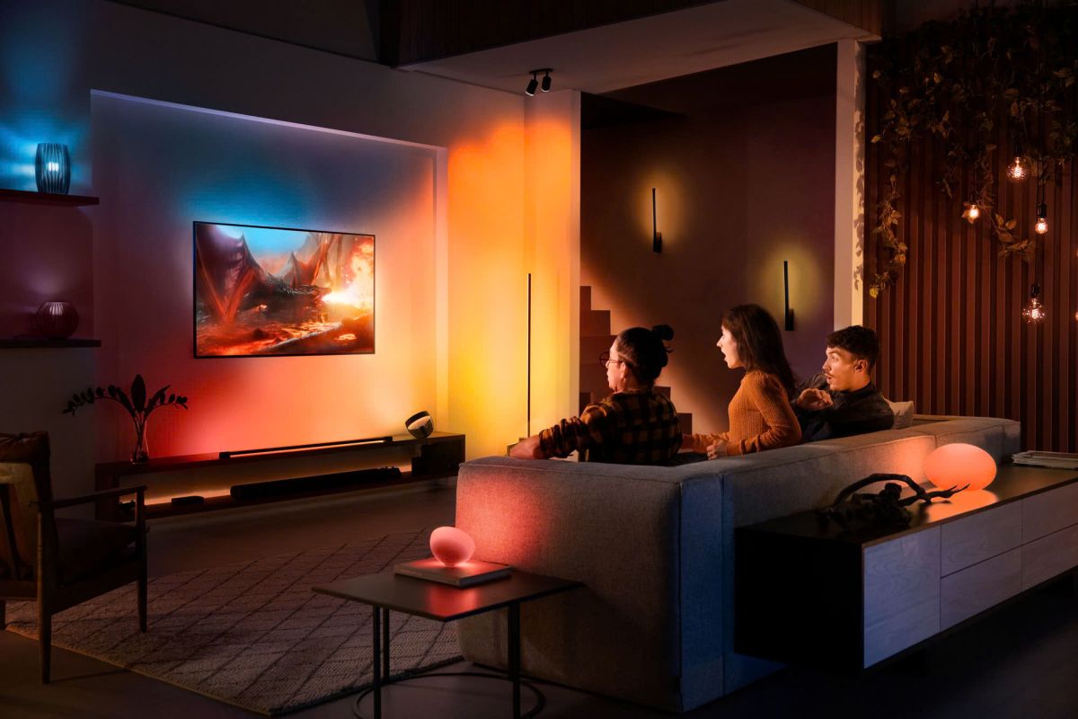Philips Hue kết nối thông minh, tiết kiệm năng lượng, nâng tầm không gian sống hiện đại.