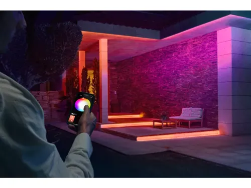 Không gian ánh sáng trắng và màu Hue Flux Outdoor strip light 5m ANZ