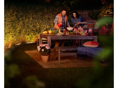 Không gian ánh sáng trắng và màu Hue Lightstrip Outdoor